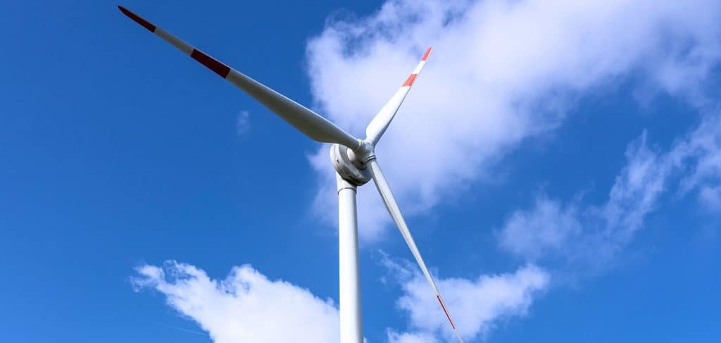 La turbina eolica del Castiglione che alimenta CERqua, la prima CER eolica d'Italia a Gubbio